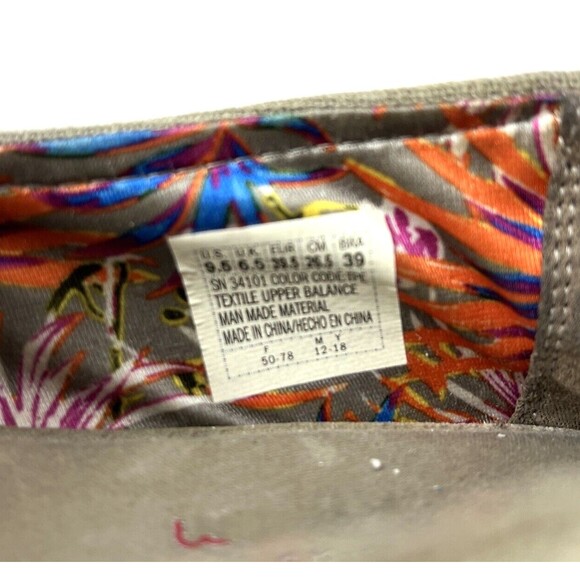 Skechers BOBS Memory foam Light Beige Canvas Slip on Shoes Womens SZ 9.5 - Picture 9 of 15